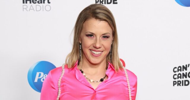 Candace Cameron Bure e Jodie Sweetin ao longo dos anos em seu relacionamento