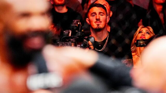 Jones-aspinall: um calendário do MMA Heavy Melodrama

