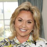 Julie Chrisley retorna à loira após a libertação da prisão