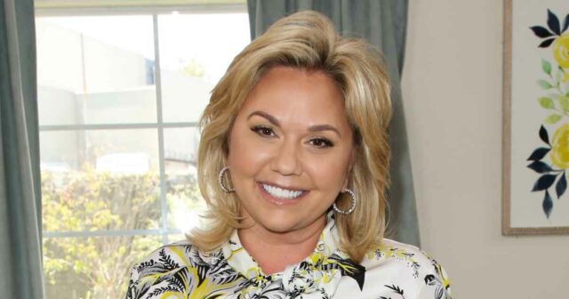 Julie Chrisley retorna à loira após a libertação da prisão


