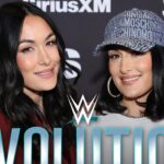 Nikki e Brie Bella Uve evoluem 1