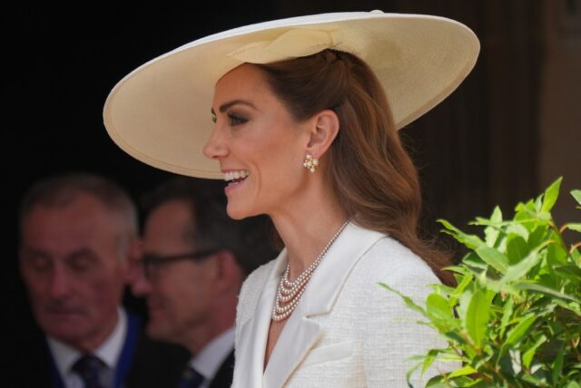 Londres, Inglaterra - 14 de junho: Princesa Charlotte do Gales, Catherine, princesa de Gales, príncipe George von Wales e príncipe Louis von Wales no Horse Guards Parade durante a cor 2025 em 14 de junho de 2025 em Londres. A cor da cor é um desfile cerimonial que celebra o aniversário oficial do monarca britânico. O evento contém mais de 1.400 soldados e oficiais, acompanhados por 200 cavalos. Março de mais de 400 músicos de dez bandas diferentes e corpo de bateria e durante a apresentação. (Foto de John Phillips/Getty Images)