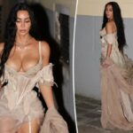 Kim Kardashian está desmoronando em roupas íntimas antes de Lauren Sánchez e o Clow Jeff Bezos