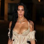 O que as estrelas levaram para o casamento de Jeff Bezos e Lauren Sánchez Kim Kardashian Kylie Jenner Plus 014