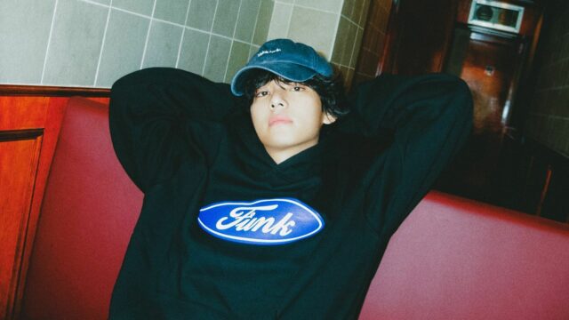 Kim Taehyung, da BTS, foi a única ação asiática com quatro tarefas do Instagram com mais de 1 milhão de ações com a mais recente atualização de quitação militar.

