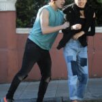 Kim Turnbull finalmente quebrou seu silêncio por alegações de que namorou seu ex-namorado Romeo Beckham, irmão do Brooklyn, quando eles eram adolescentes (foto com o Brooklyn como adolescentes)