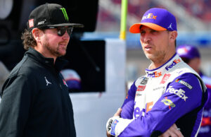 Kurt Busch sentiu -se “quase” até Michael Jordan o chamou para deixar suas impressões digitais na corrida 23xi Kurt Busch (45) comemora para vencer 2022 AdventHealth 400 em Kansas Speedway. Fonte: Imagen