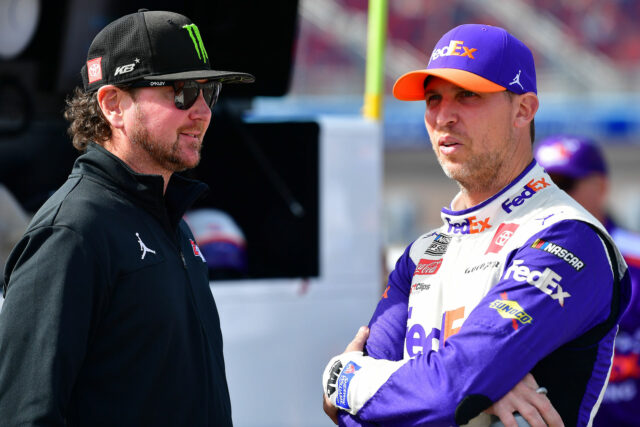 Kurt Busch (45) comemora para vencer 2022 AdventHealth 400 em Kansas Speedway. Fonte: Imagen
