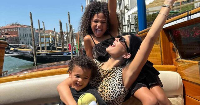Kylie Jenner e o álbum de fotos da filha da filha Stormi de Travis Scott