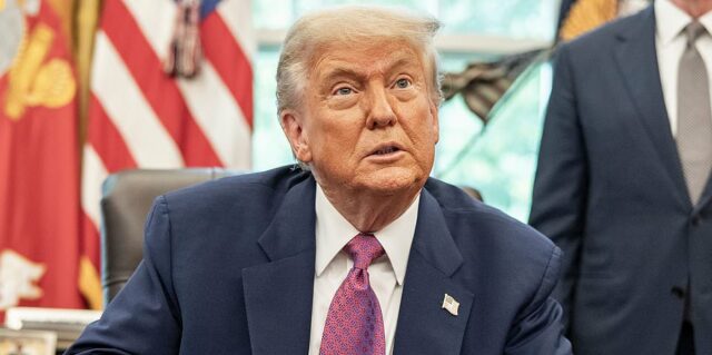 LA MOTS LIVE: Trump lançamentos no Gavin Newsom 'incompetente' depois que a mensagem de vídeo falha quando os protestos do gelo se espalhar

