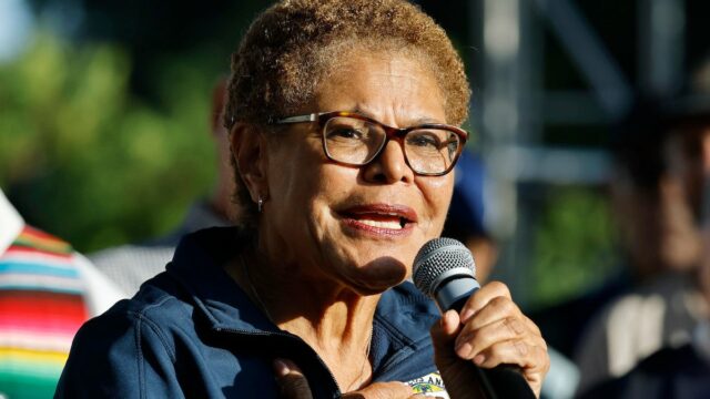 Karen Bass (Crédito: MSNBC)