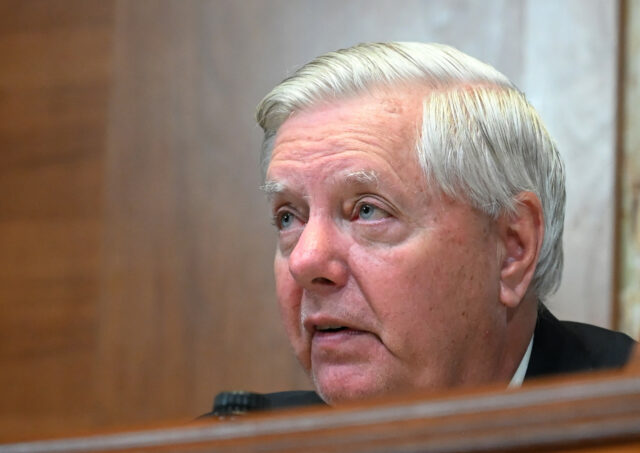 Lindsey Graham quer que Trump se torne tudo no Irã enquanto o Conselho de Segurança se encontra

