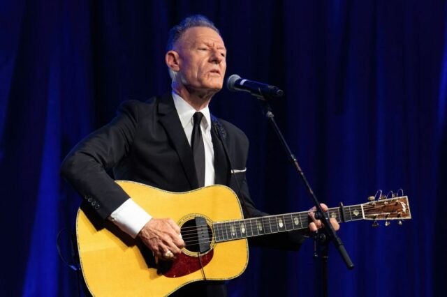 Lyle Lovett está novamente na cidade para shows em Saratoga, Napa, Santa Rosa

