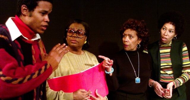Lynn Hamilton, ator veterano e folha digna para Redd Foxx em 'Sanford and Son', morre aos 95 anos

