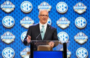 SEC para jogar nono jogo da conferência, que tem enormes implicações para o College Football Playoff (CFP) e Big 12 Mailbag: The SEC and Big Ten breakaway (bluff?), CFP committee distrust, Pac-12 media rights, Memphis and UNLV and loads more