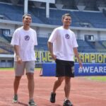 Mais popular: Hehanussa Brothers em Persib Bandung, então Shayne Pattynama?