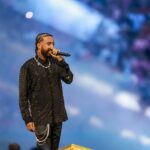 Drake e Montana francês em Sean "Diddy" Combs Hosts Hosts 2014 Ano Novo em 2014 Privado Miami Estate - Fonte: Getty