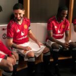 Manchester United presta homenagem a Old Trafford com Kit de House 2025-26