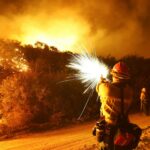 Mapa do lobo da Califórnia, atualização quando o enorme incêndio desaparece as evacuações