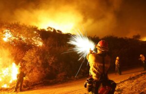Mapa do lobo da Califórnia, atualização quando o enorme incêndio desaparece as evacuações Mapa do lobo da Califórnia, atualização quando o enorme incêndio desaparece as evacuações