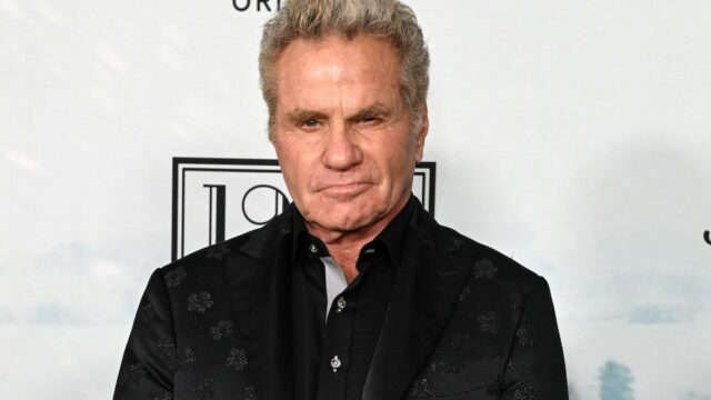 Martin Kove pede desculpas a mordiscar a co-estrela de 'Cobra Kai' Alicia Hannah-Kim: 'Sem desculpas pelo meu comportamento'

