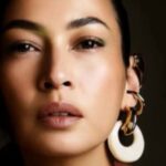 Mely Goeslaw coopera a Malaysia Misha Omar Singer, disse um sentimento de orgulho