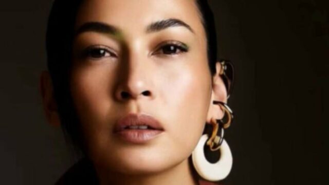 Mely Goeslaw coopera a Malaysia Misha Omar Singer, disse um sentimento de orgulho

