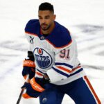 Mercado de Oilers Evander Kane na cidade natal