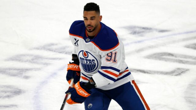 Mercado de Oilers Evander Kane na cidade natal

