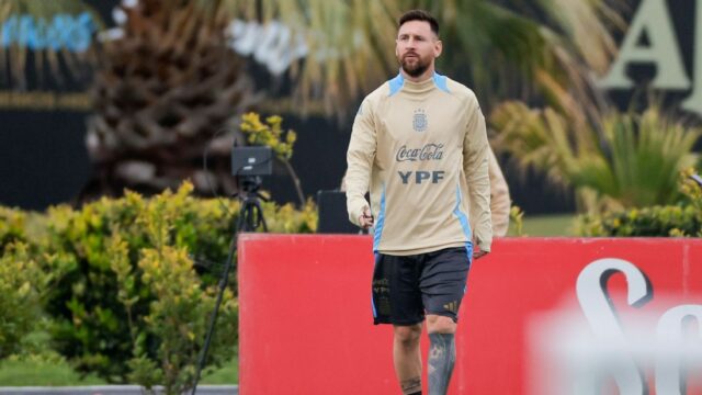 Messi de volta com a Argentina após 7 -a demissão

