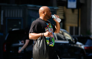 Milhões de americanos disseram para ficar em casa em 29 estados Milhões de americanos disseram para ficar em casa em 29 estados