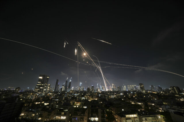 Mísseis iranianos atingiram Tel Aviv, show de vídeo

