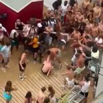 Uma briga em massa envolvendo centenas de jovens ontem eclodiu na praia de Broadstair, apesar da polícia emitir uma ordem de espalhamento que eles disseram que iria