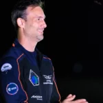 Momento histórico. O pilar já está na estação espacial internacional