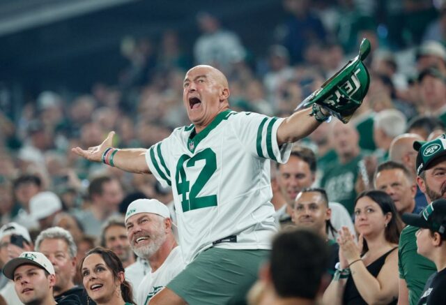 Mount Postmore: The Jets, que deixou o corte

