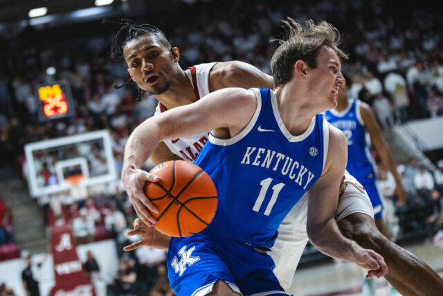 "Muito tempo para jogar basquete": Old Kentucky Wildcats Guard Travis Perry, Ole Miss toma a decisão de transferir

