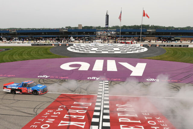 NASCAR TENSI de Areminent Marity Marters abaixo de Belligan Com


