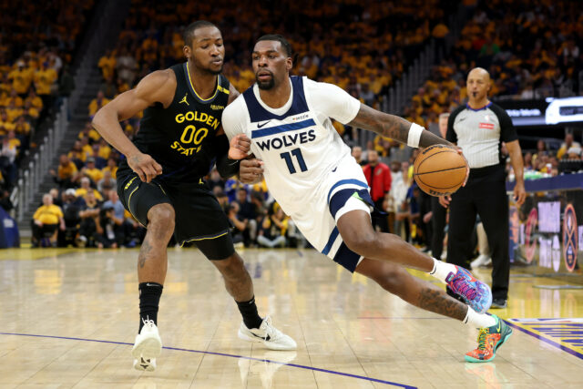 NAZ REID INKS $ 125 milhões de contrato com Timberwolves

