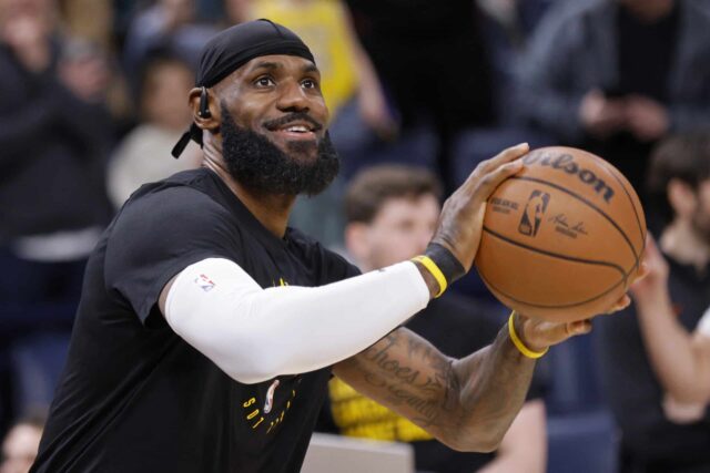 Los Angeles Lakers, LeBron James, 6 de abril de 2025 no domingo, Oklahoma City Oklahoma City Thunder contra uma partida de basquete da NBA