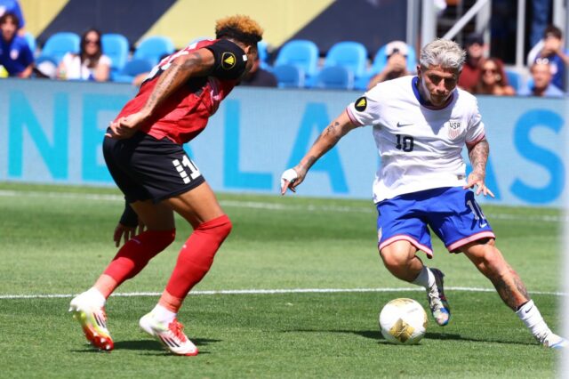 O jogador do meio do meio do campo Diego Luna (10) reage após um gol contra Trinidad e Tobago na primeira metade de um jogo da CONCACAF no PayPal Park em San Jose, Califórnia, no domingo, 15 de junho de 2025 (Ray Chavez/Bay Area News Group).