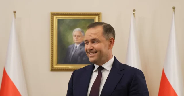 Nawrocki anuncia uma conversa com o chefe do Ministério da Defesa Nacional. "O exército deve ter 300.000 soldados"


