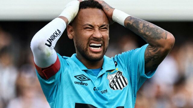 Neymar pede desculpas pelo cartão vermelho no que seu último jogo com o clube brasileiro Santos pode ser

