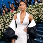 Nicole Scherzinger usa essas pulseiras pesadas para treinamento de braço em tempo real