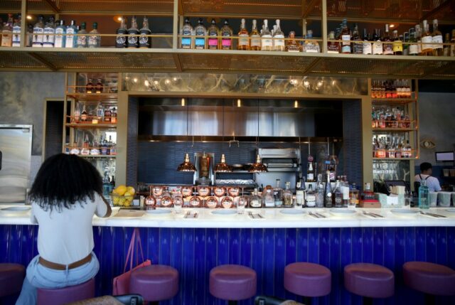 Novo lounge hi-fi que serve a comida no Oriente Médio chega a Walnut Creek

