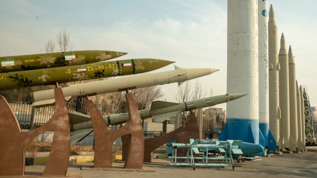 O Irã alerta que você nos anexará ao conflito significaria que a "guerra total" rejeita os requisitos para o surgimento de um programa nuclear disputado

