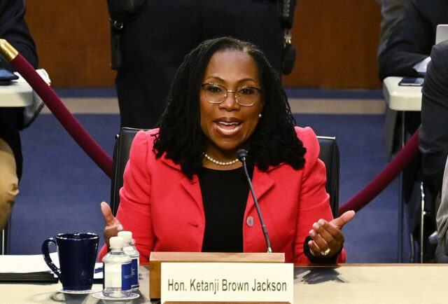 O Ketanji Brown Jackson Jackson alerta os fãs da Suprema Corte

