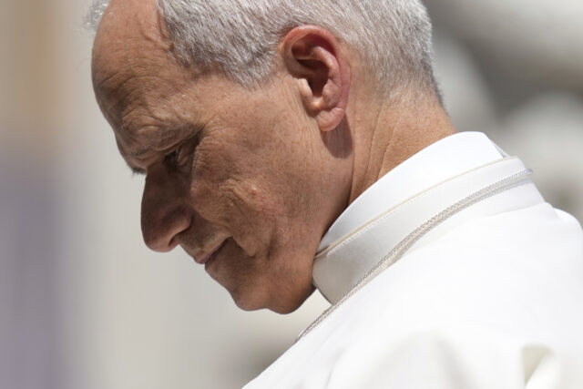 O Papa Leo faz o primeiro ótimo teste em "Bispo de corrupção corrupção corrupção

