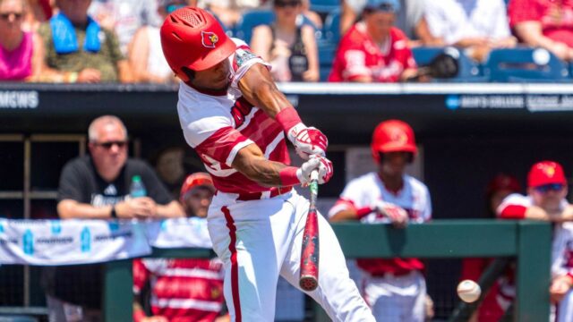 O Rally tardio de Louisville remove o Arizona para MCWs


