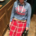 Melissa Smith, ex -concorrente do Grande Prêmio Internacional, viajou em seu cavalo ao longo de um caminho de bridle em Surrey quando dois cães saíram da liderança de um caminhante profissional de cães de repente gritou sua égua