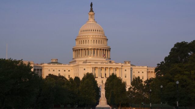 O Senado mantém a proibição das leis de IA do Estado na lei de orçamento de Trumps

